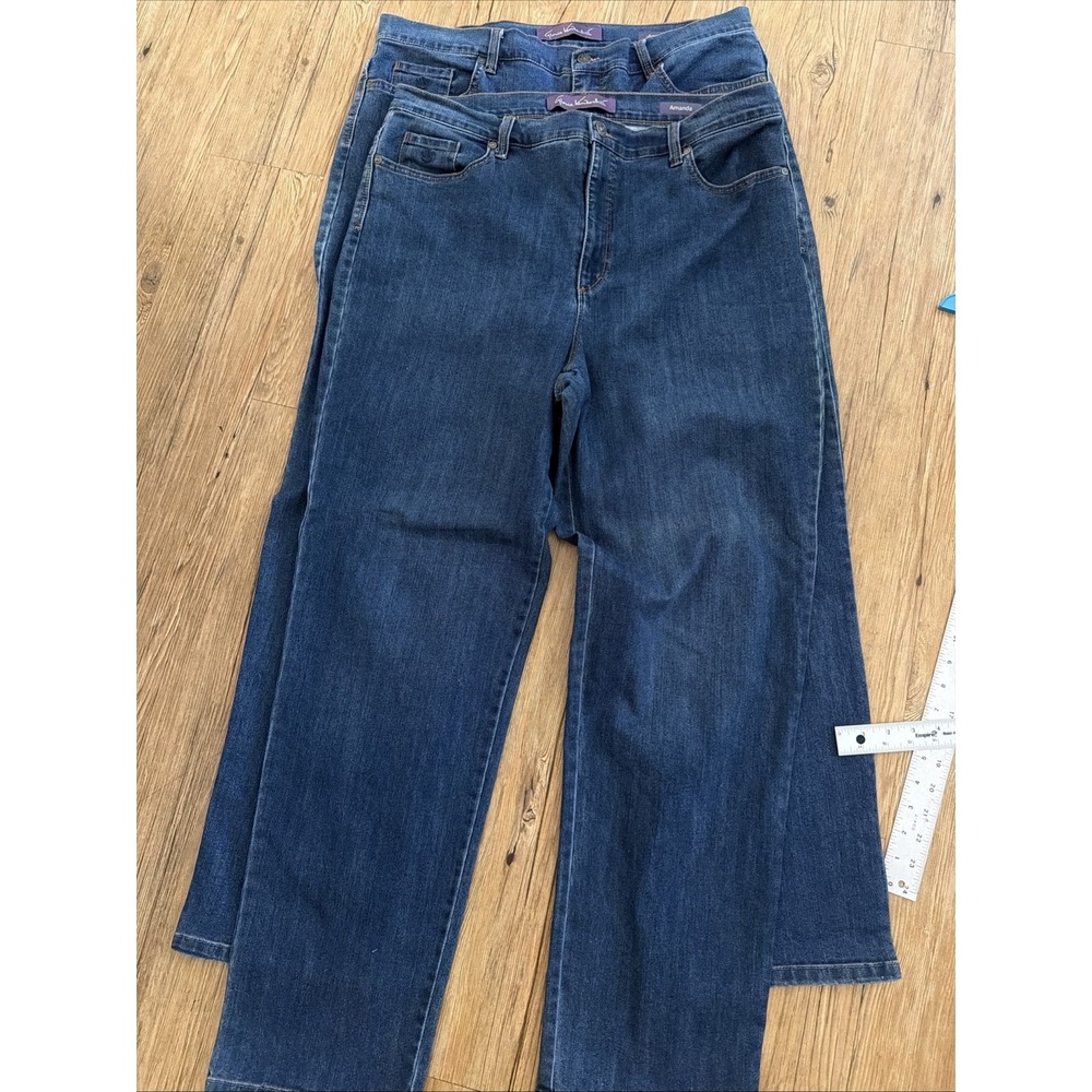 2 Pairs Of Gloria Vanderbilt Amanda Jeans Plus Size 18 Medium Wash Denim